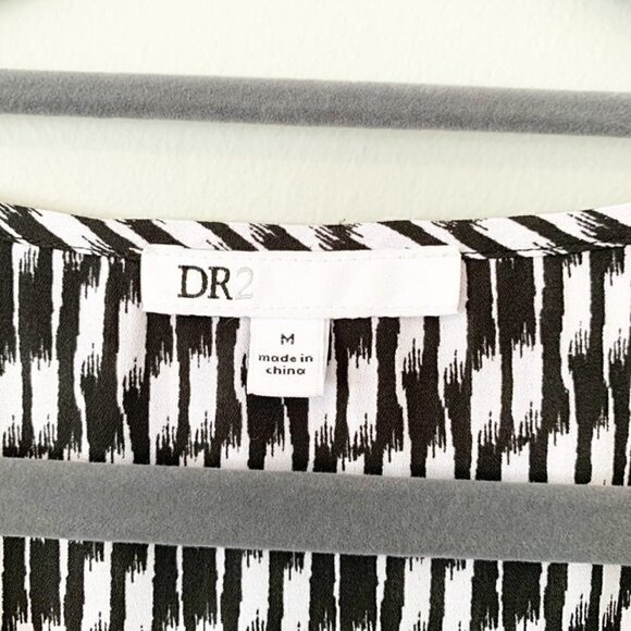 DR2 black white sheer lightweight sleeveless tank top blouse -‎ Medium - Picture 3 of 7